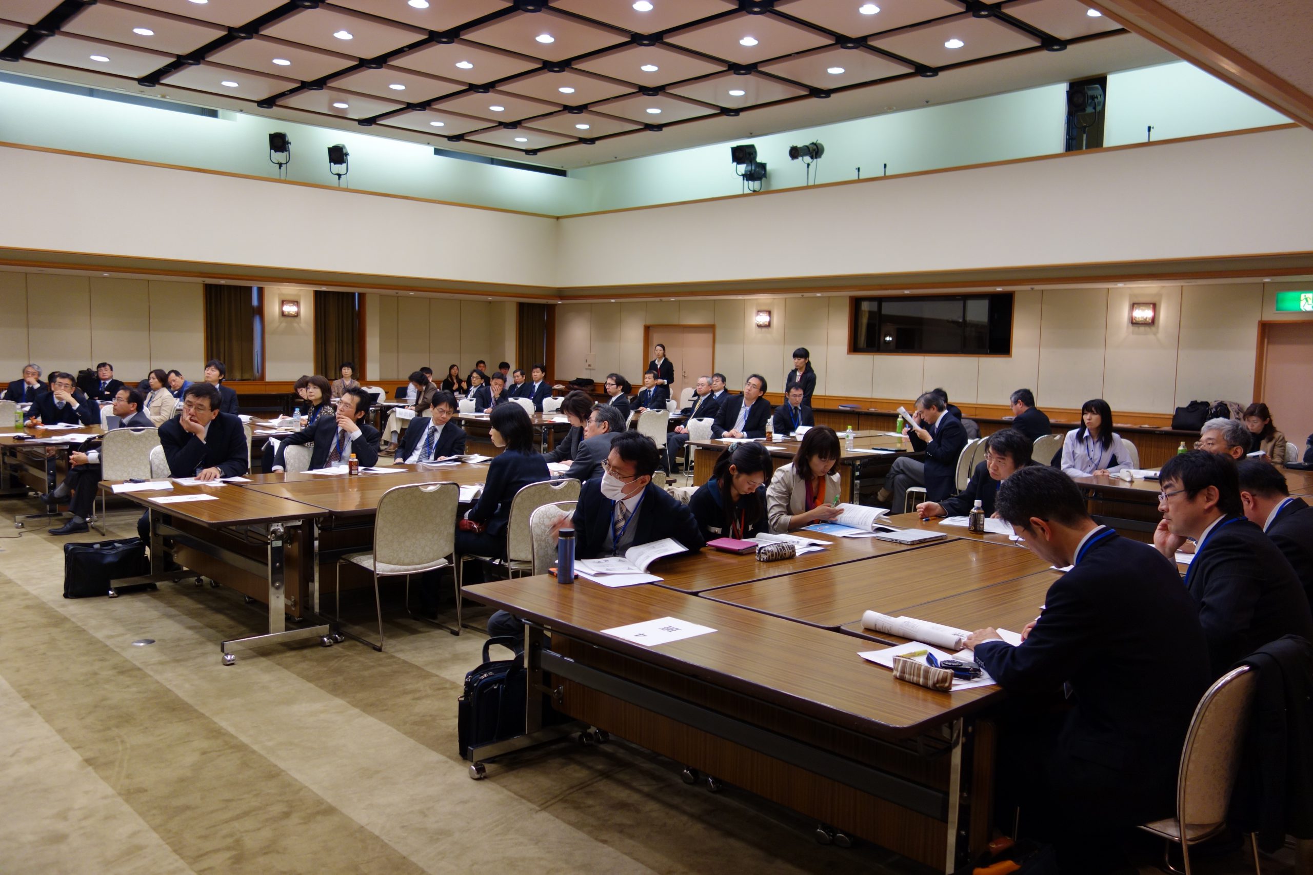 附属病院地域医療支援センターは,愛媛大学大学院医学系研究科地域医療学講座に共催し,3月10日(日)に2012年度中四国地域医療フォーラムを松山市総合コミュニティーセンターにて開催しました。